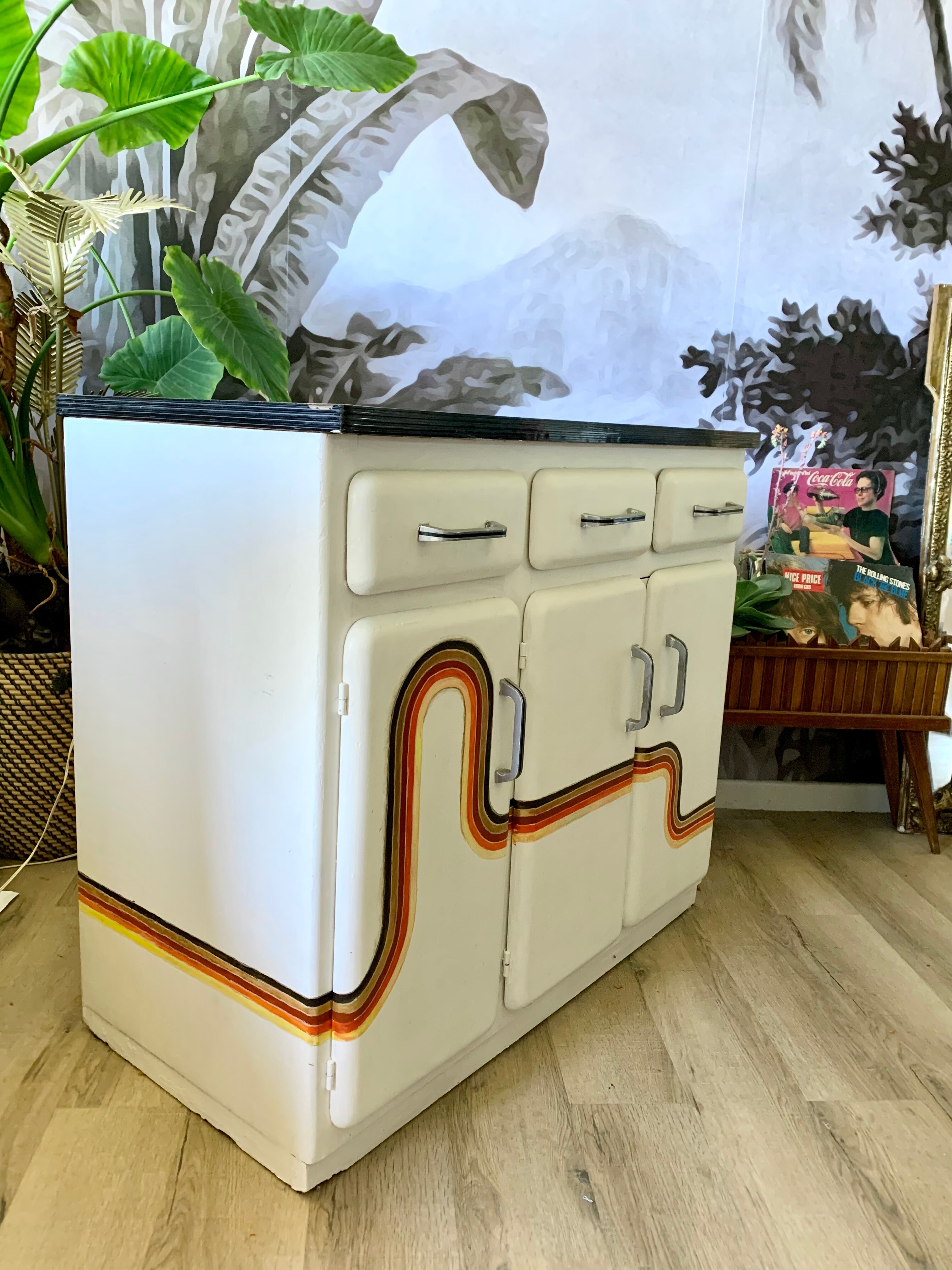 Buffet Mado vintage bottom rainbow
