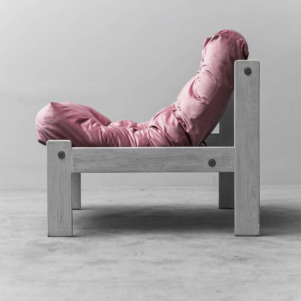 Poltrona vintage in velluto rosa legno bianco anni ’70 modernariato