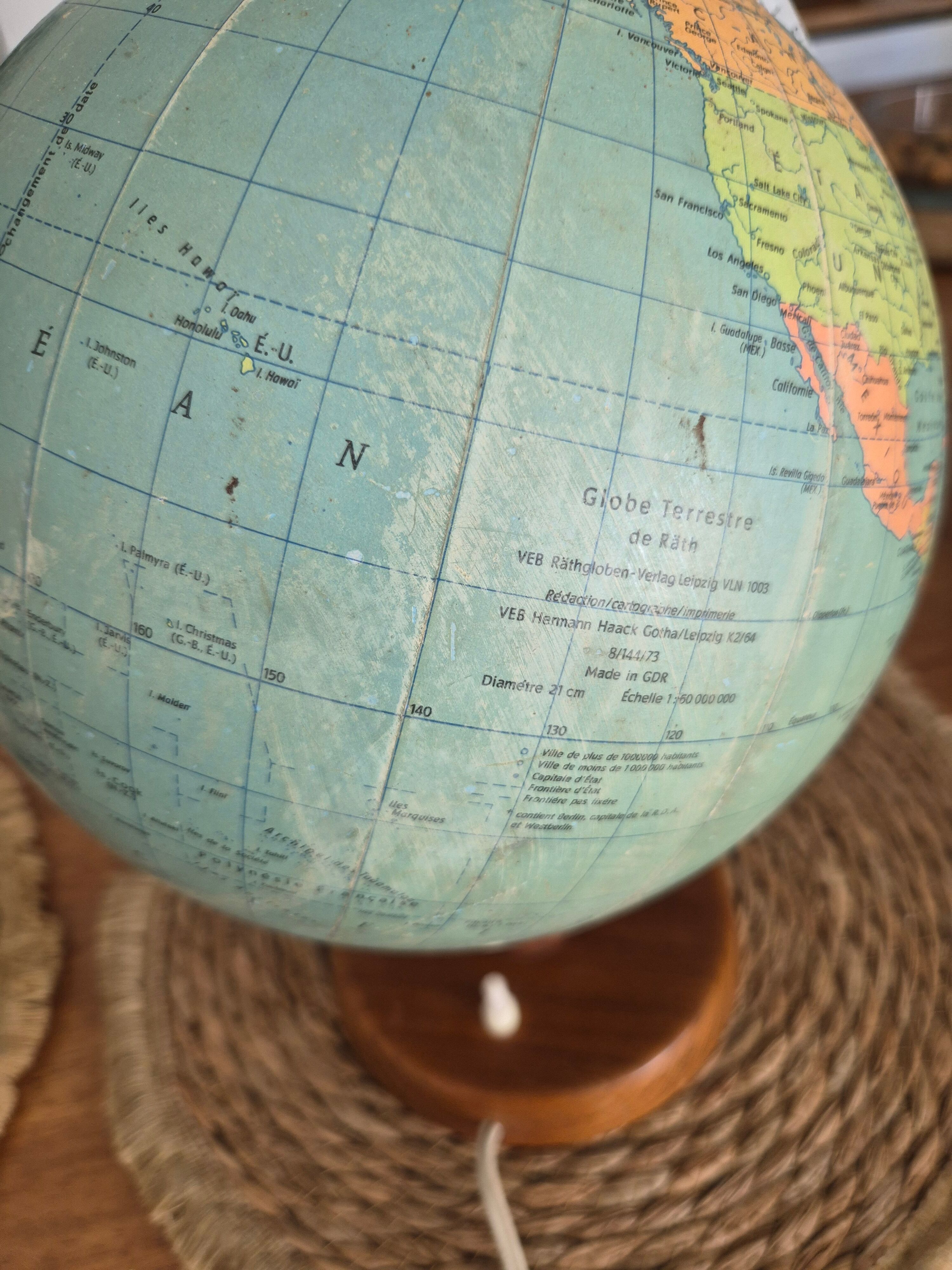 Globe glass lamp