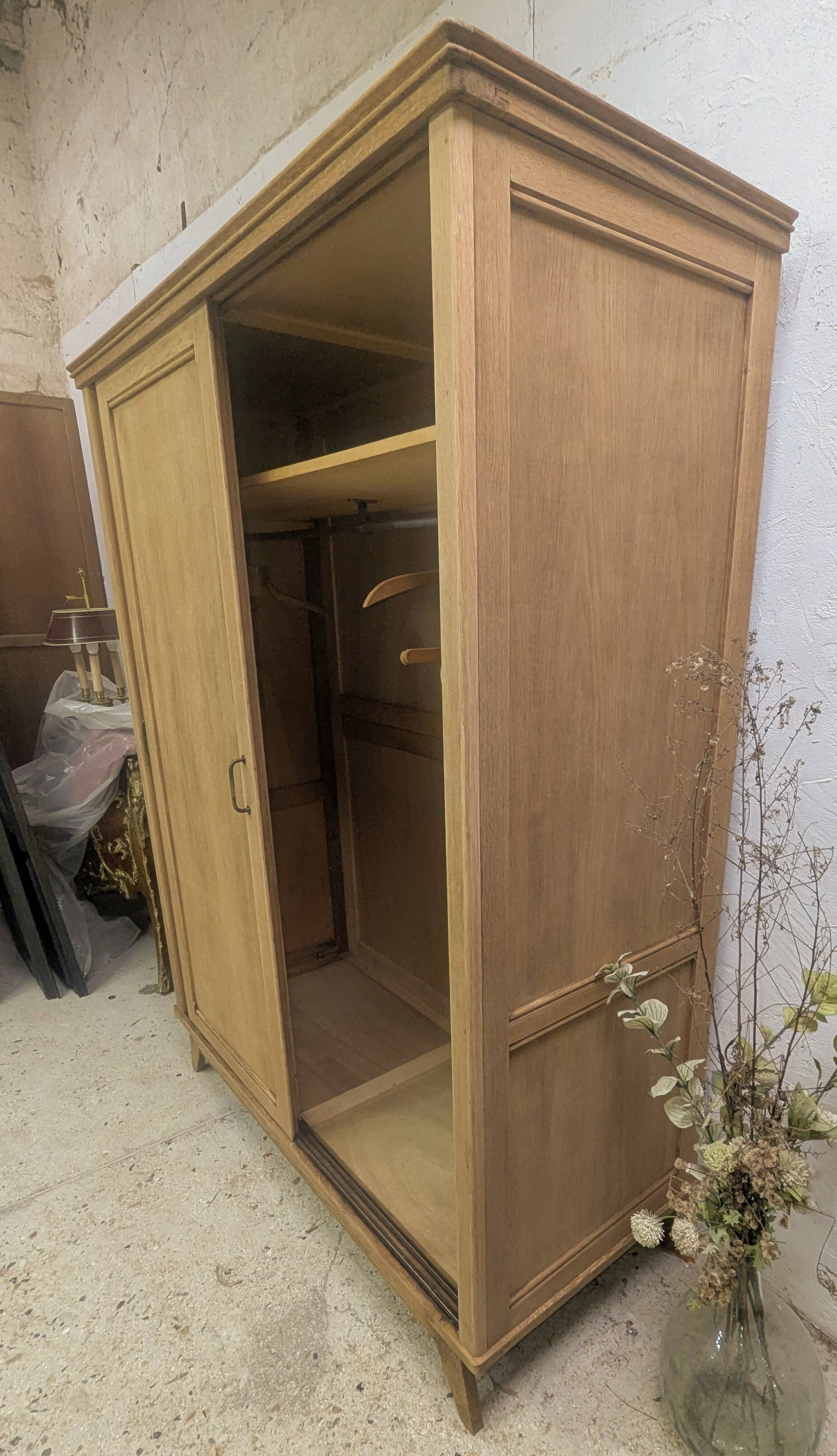 Wardrobe Compass Foot 1960 Vintage Design