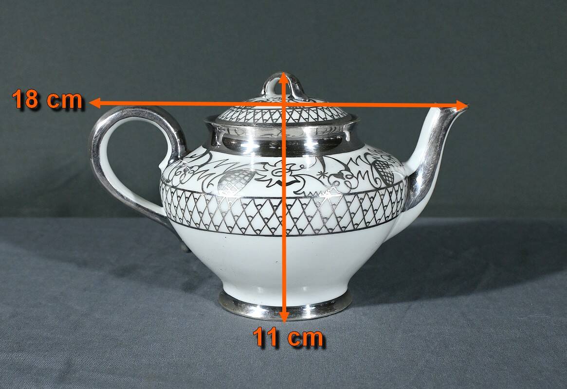 Limoges Porcelain Tea Set, “Saint Graal” Model – Early 20th Century