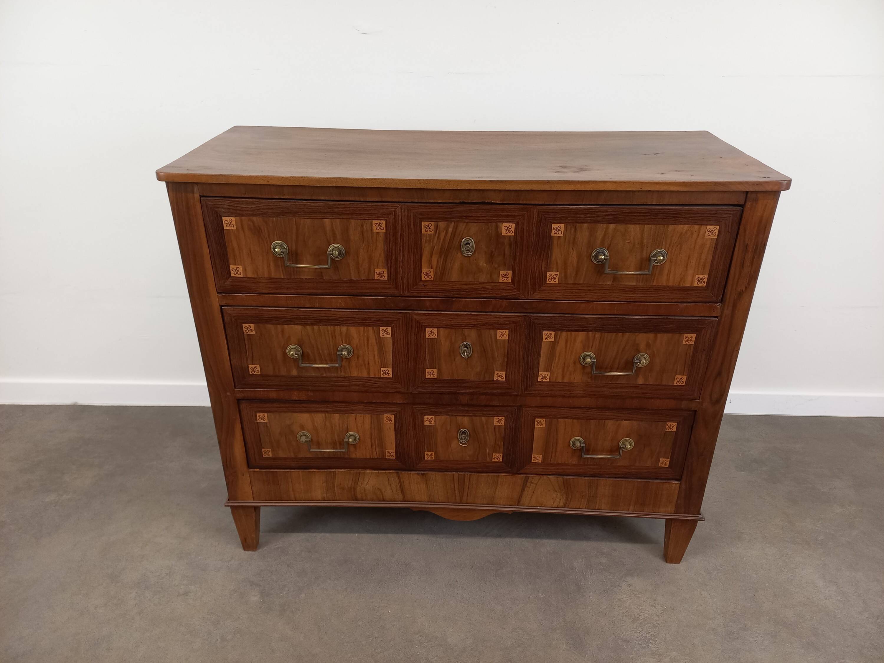 Commode de style Louis XVI