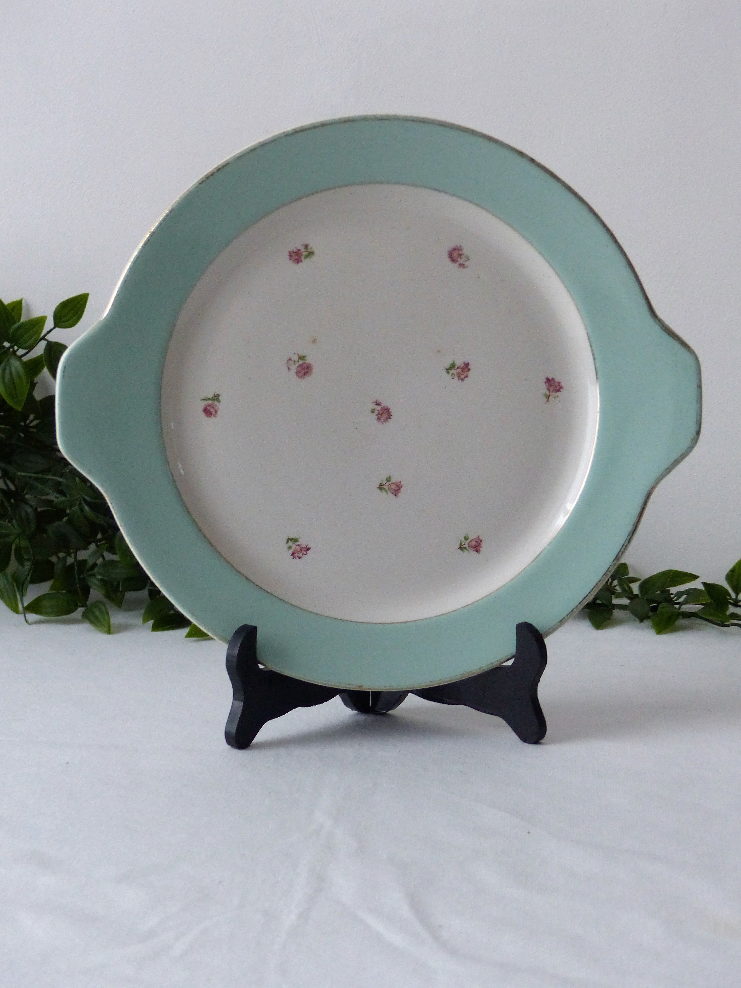 Porcelain presentation dish