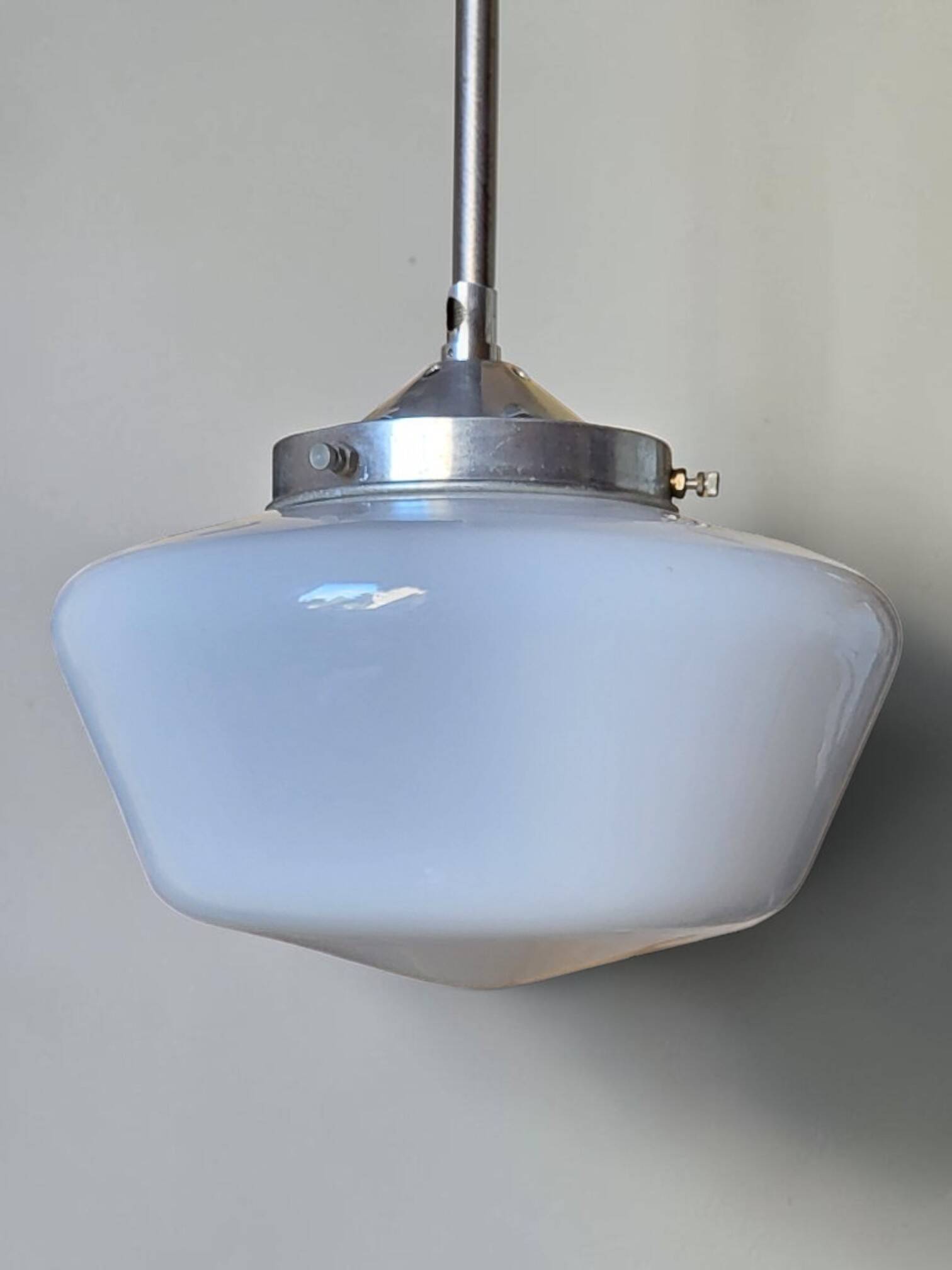 Suspension verre opalin Années 50