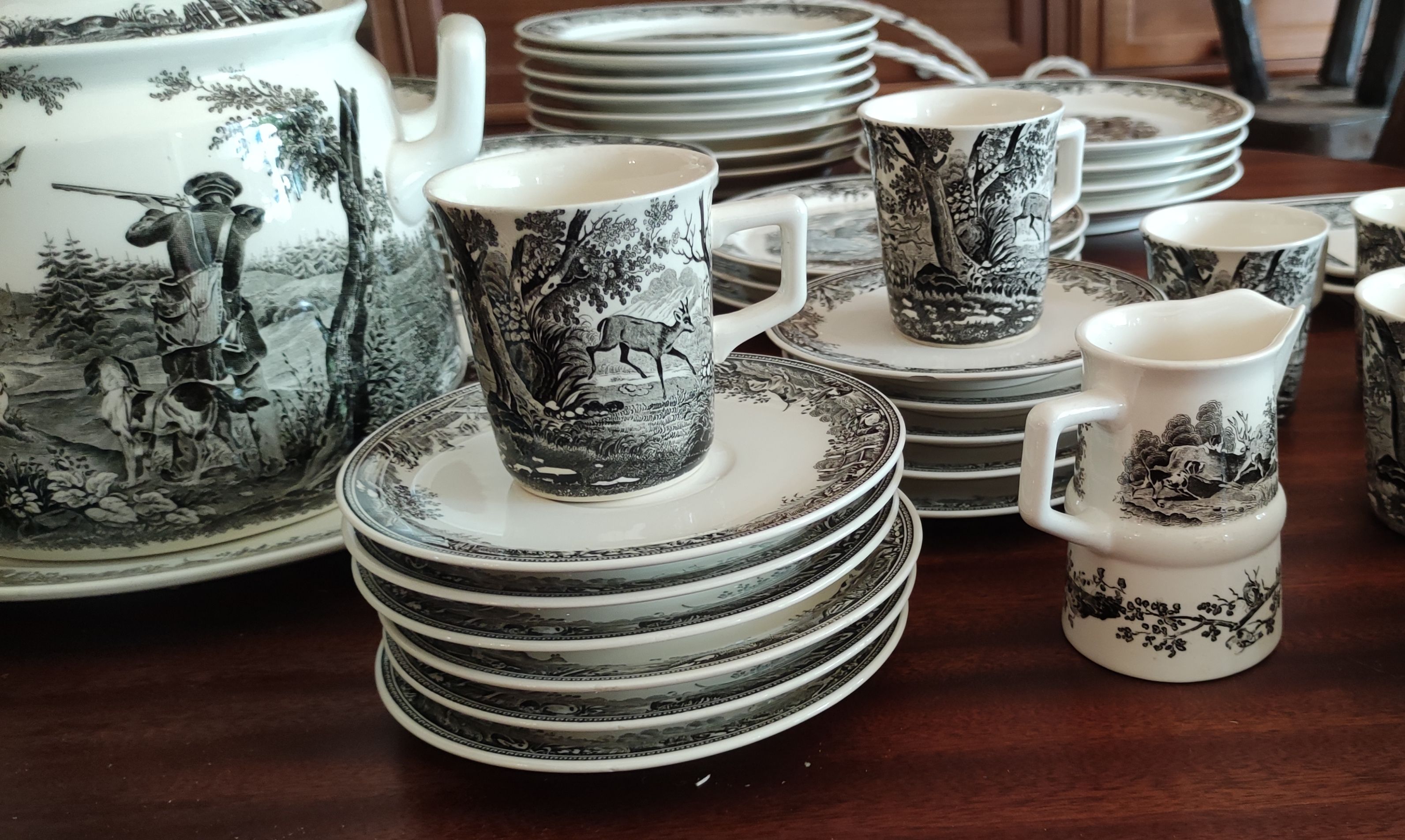 Service Tableware hunting decoration / Villeroy and Boch / model Artemis