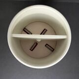 Apparatus for making crushed ice