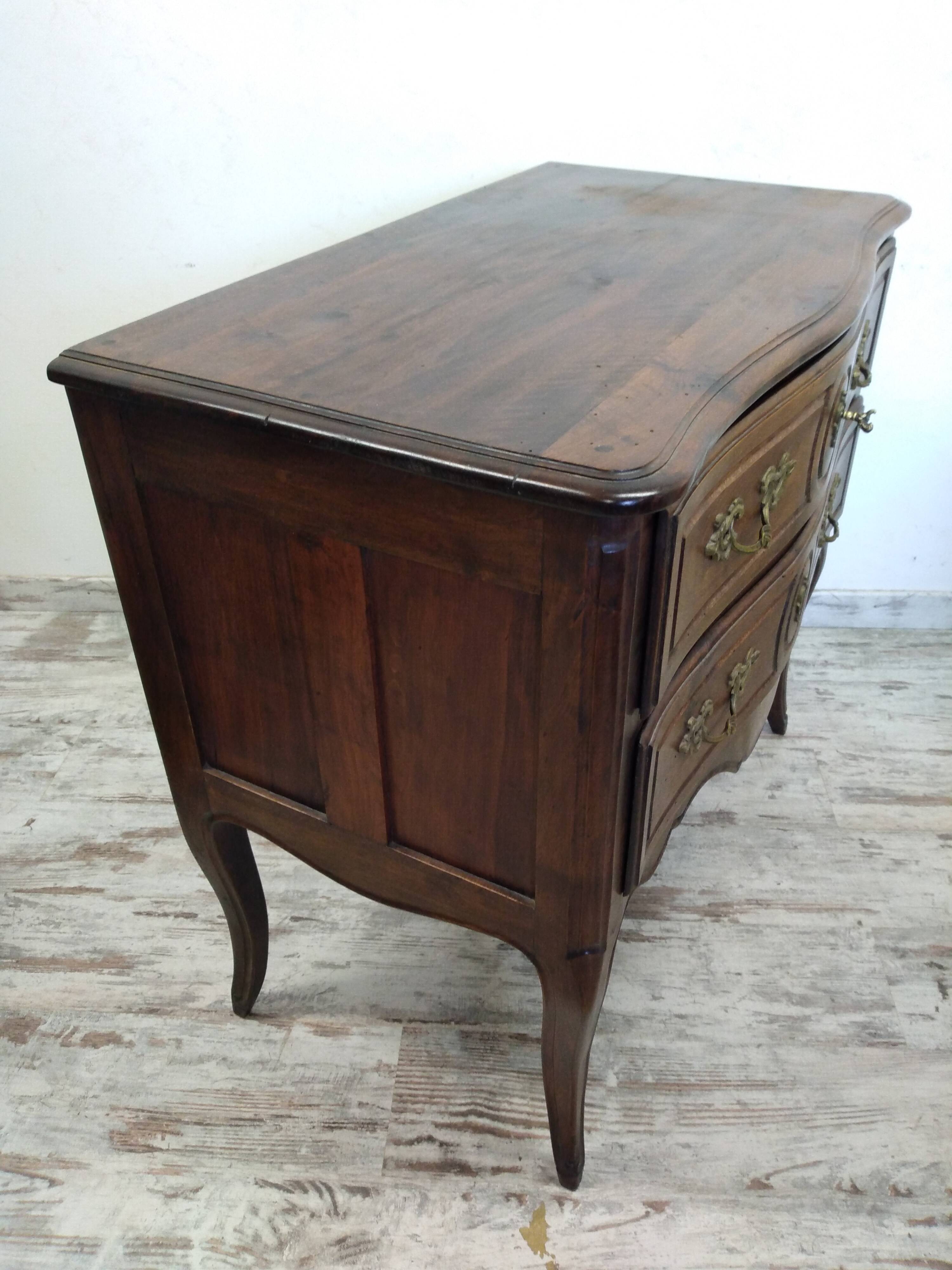 Louis XV style jumping chest of drawers