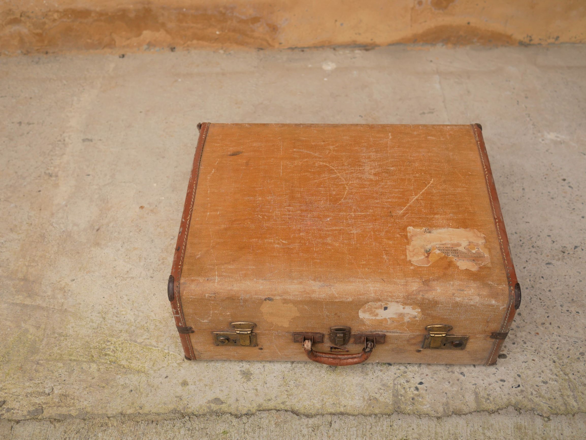 Yellow vintage case