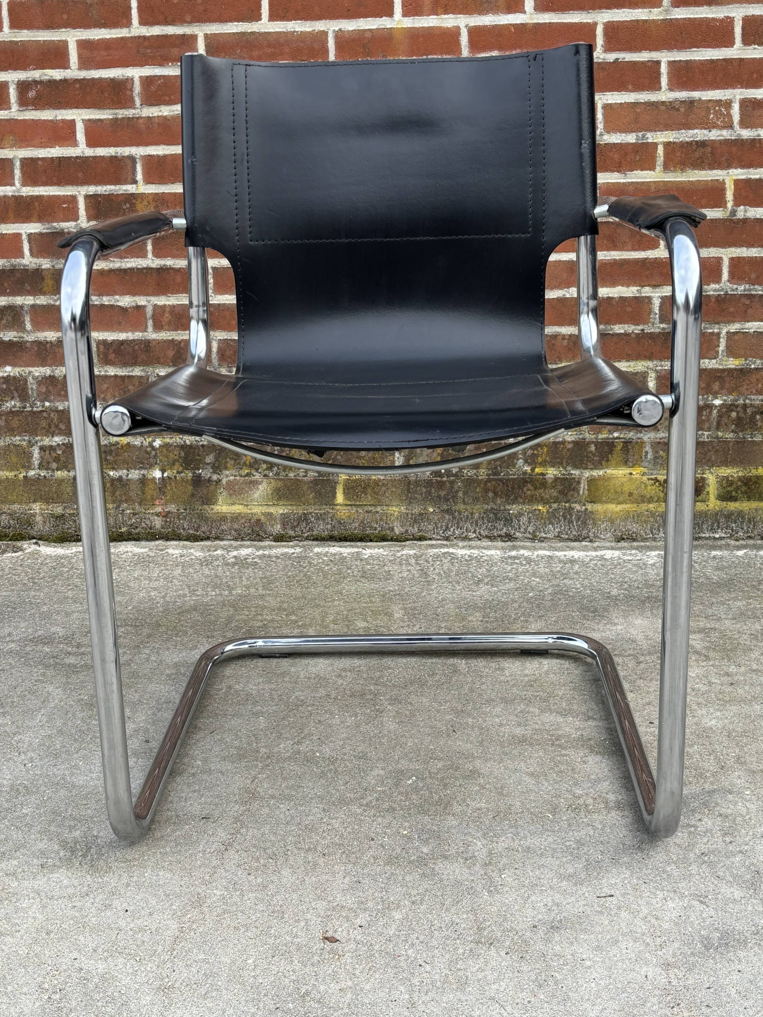 Set of 4 design cantilever chairs black and chrome design made in Italy