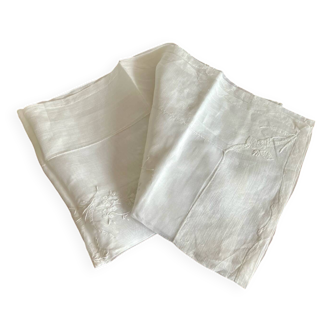 Nappe blanche carrée organdi brodé 125 cm