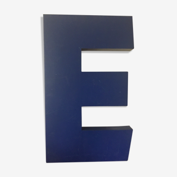 Letter of sign E