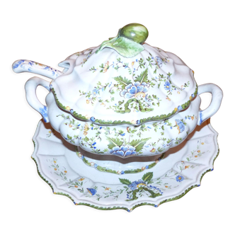 Porcelain tureen