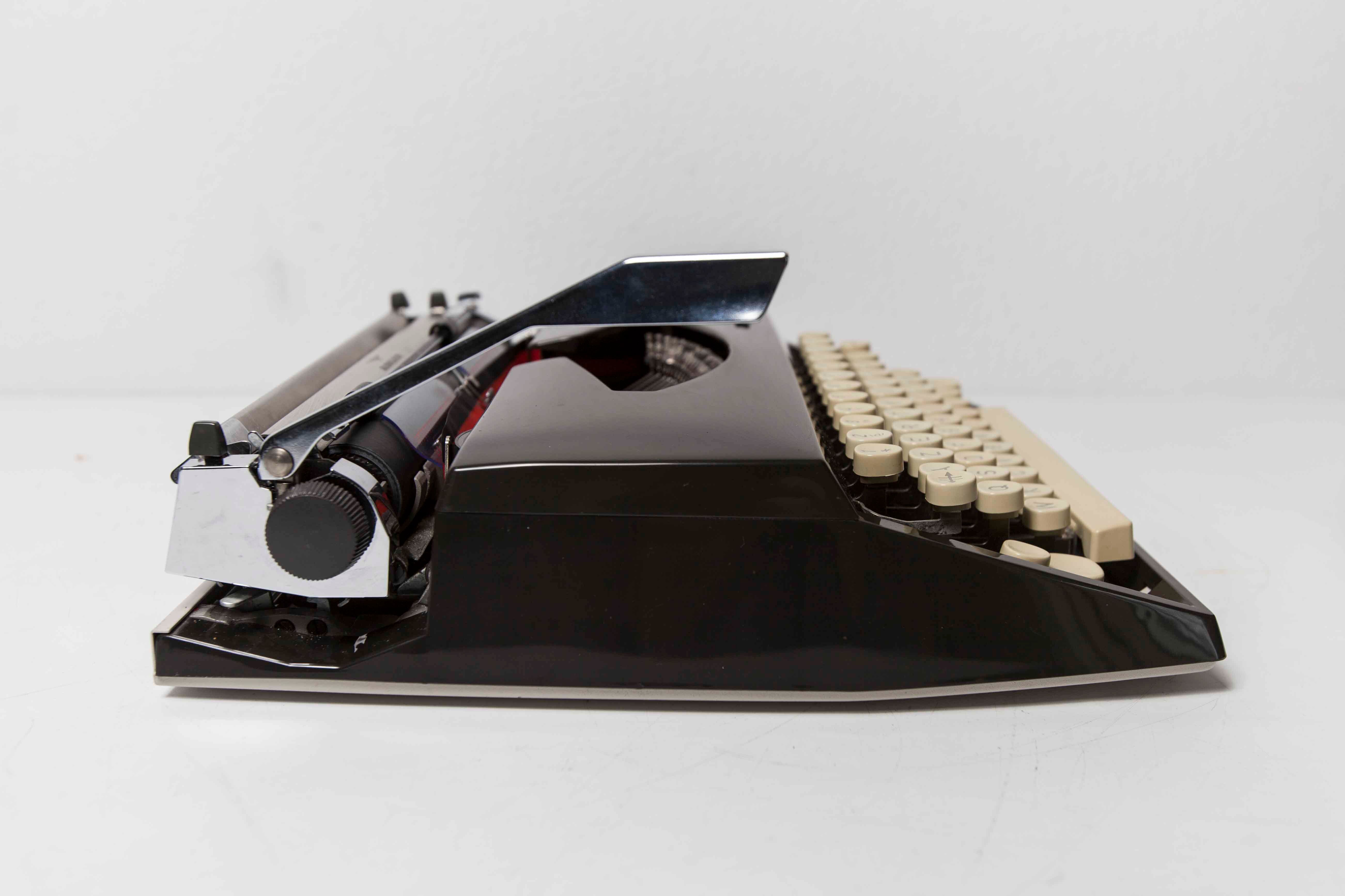 Revised Adler Tippa S typewriter and new ribbon