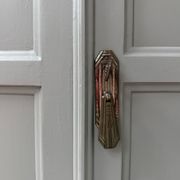 Armoire parisienne grise (rénovée)