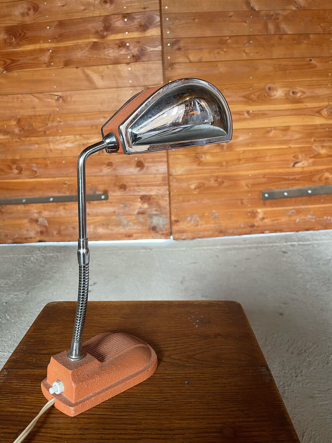 Jumo desk lamp