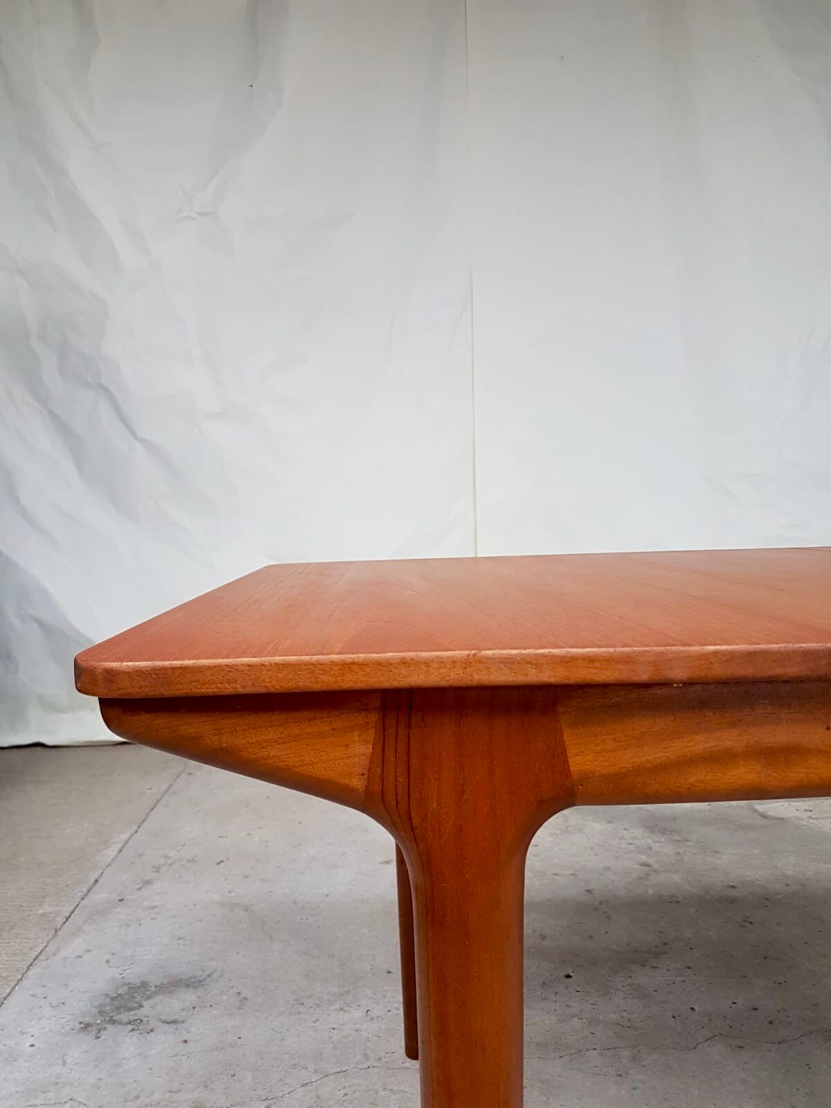 Table de salle à manger du milieu de siècle A.H. Macintosh