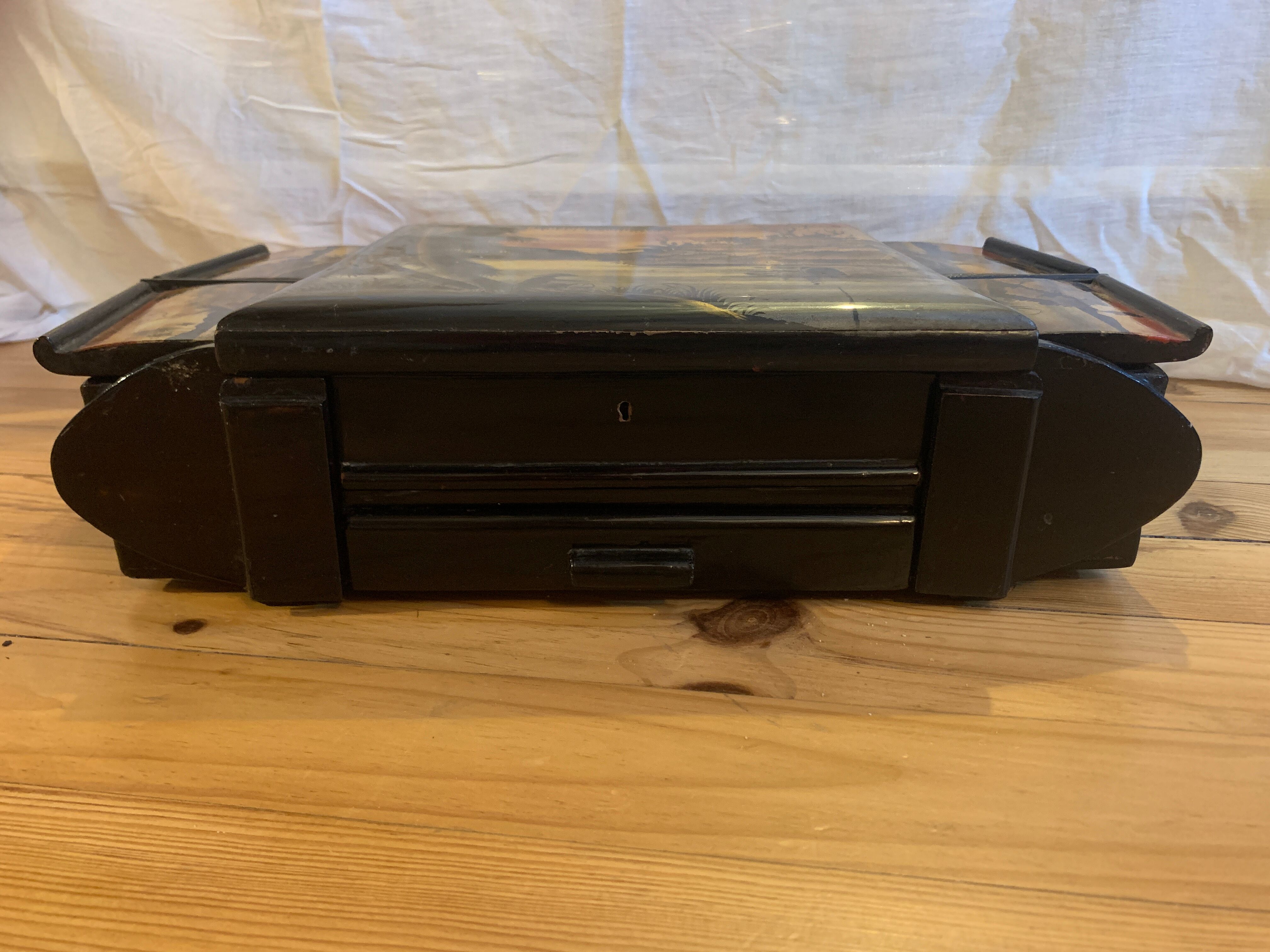 Painted lacquer dressing table