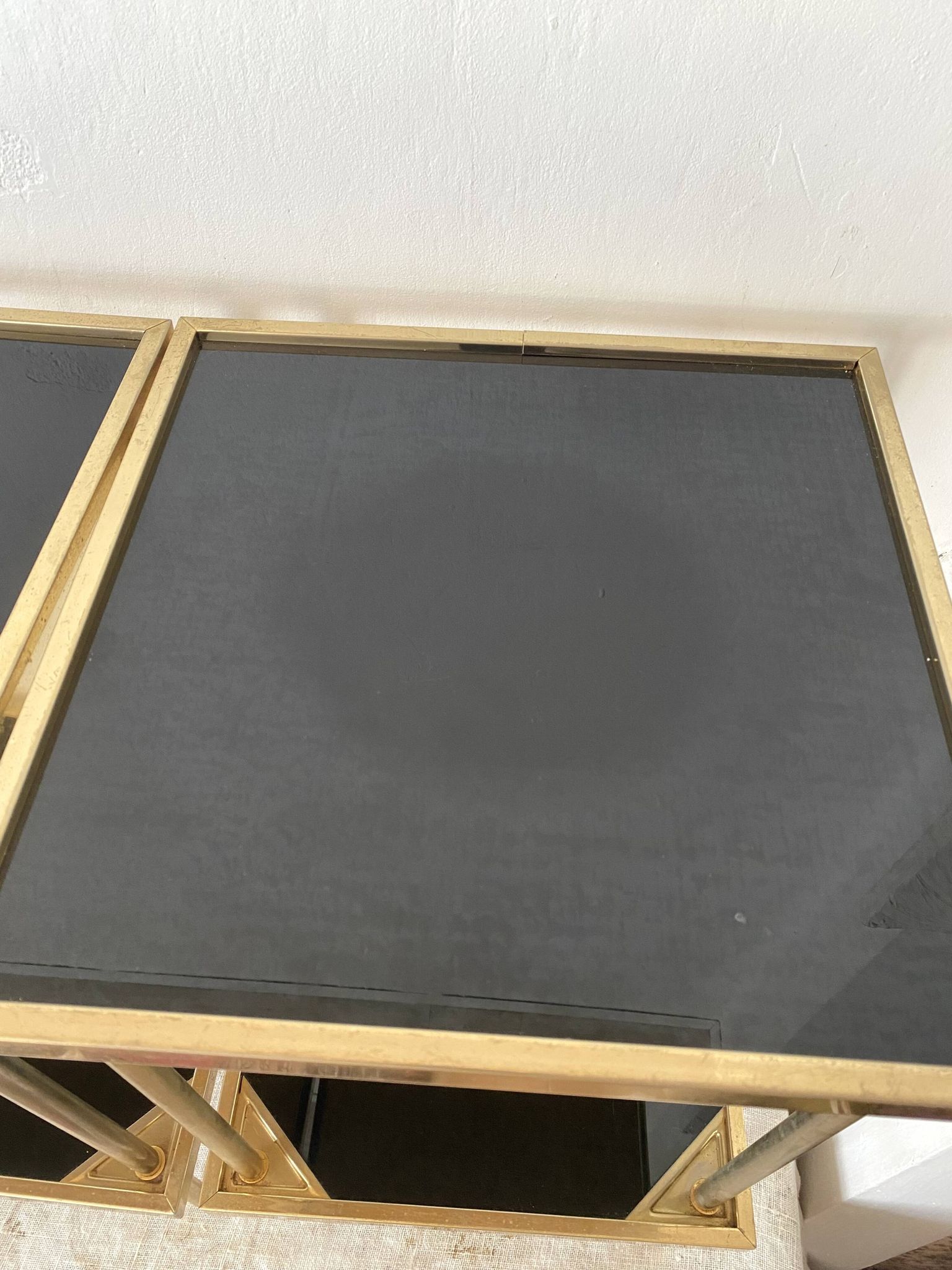Tables de chevet ou bouts de canapé années 70-80