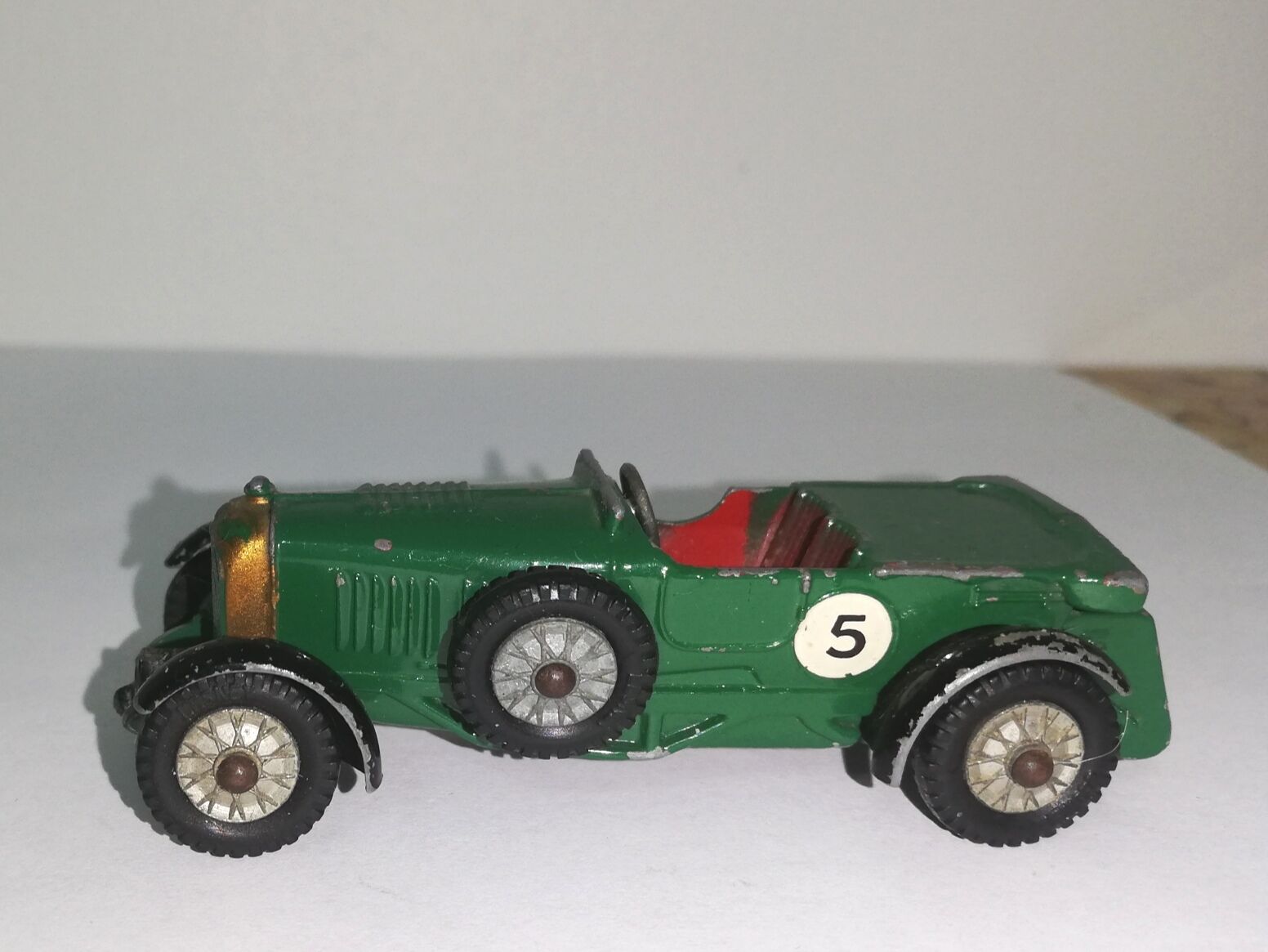 Matchbox Bentley 1929 number 5