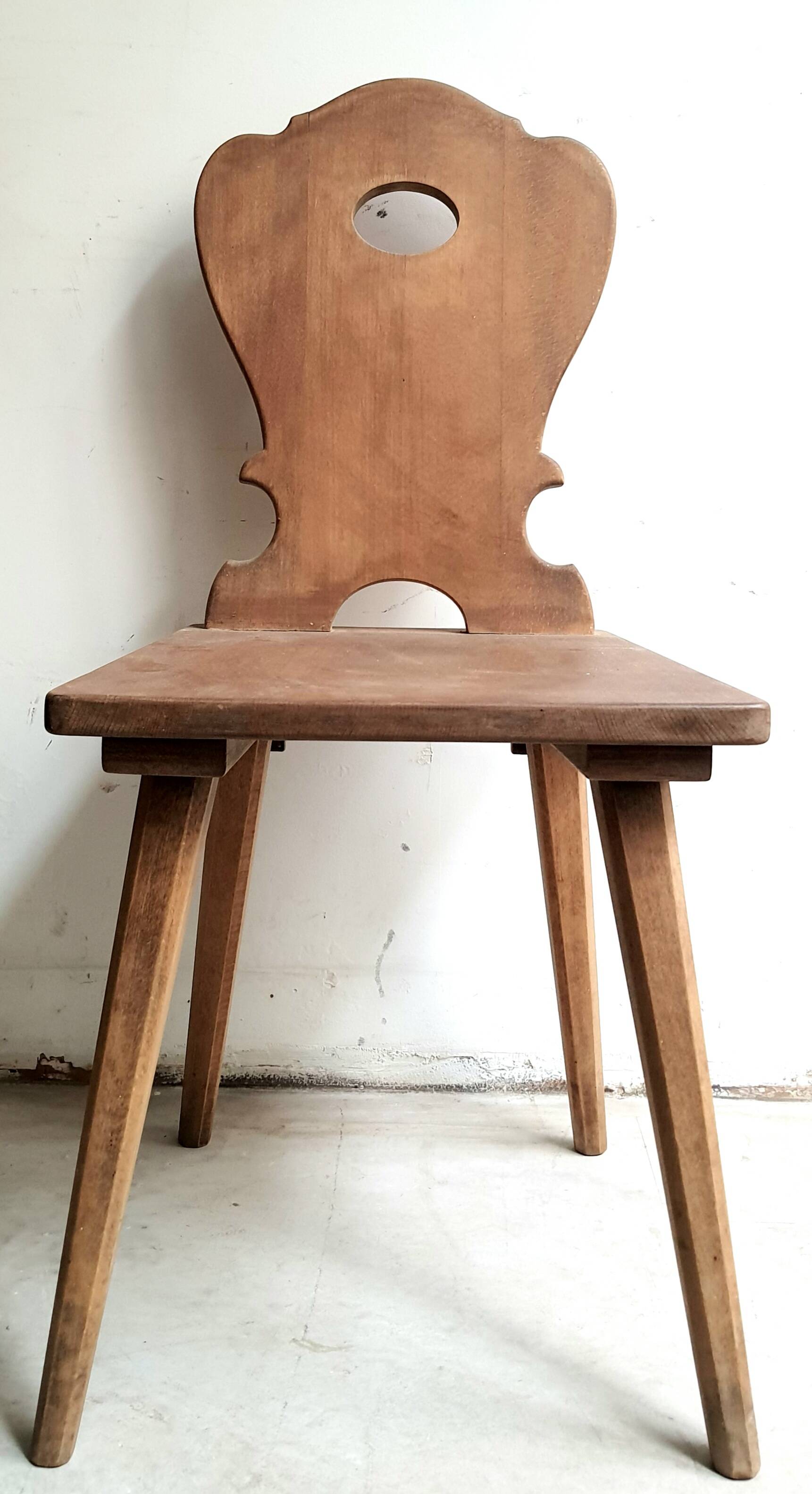 Series of 4 Brutalist chairs in solid oak - Savoyard Popular Art - Vintage from the 60s