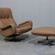 Fauteuil + repose-pieds en cuir de De Sede des années 70