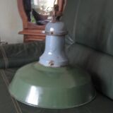 Large industrial pendant lamp