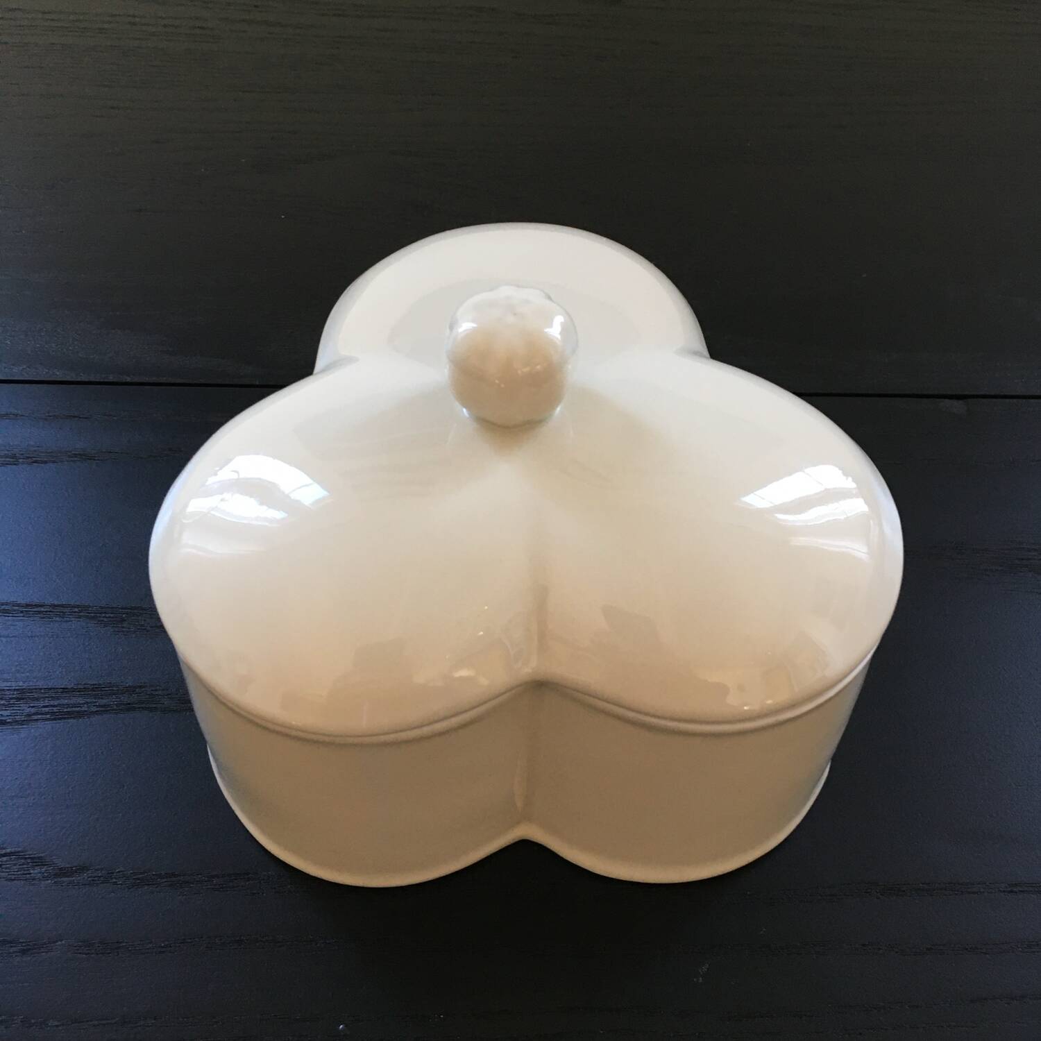 Porcelain clover sugar bowl