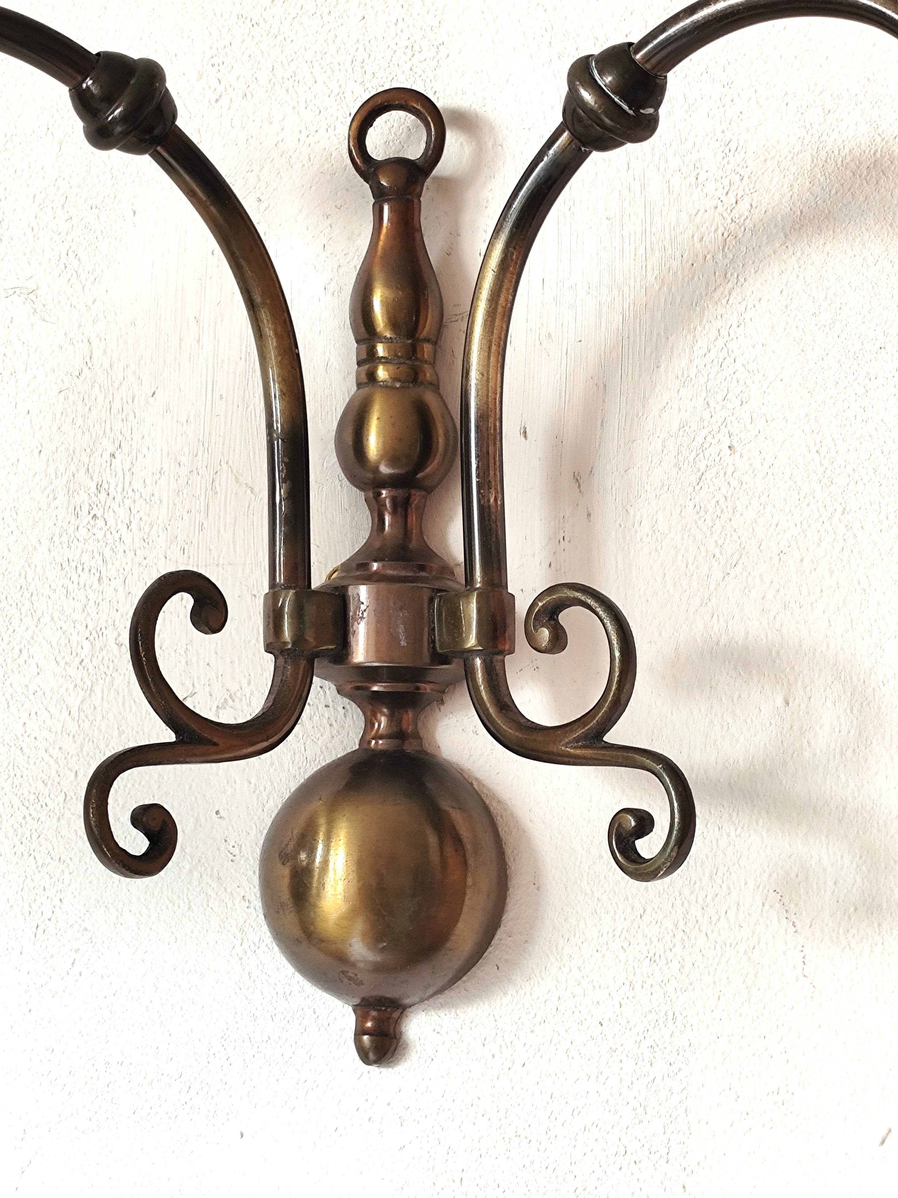 Bronze wall light with 2 lights and 2 granite glass tulips