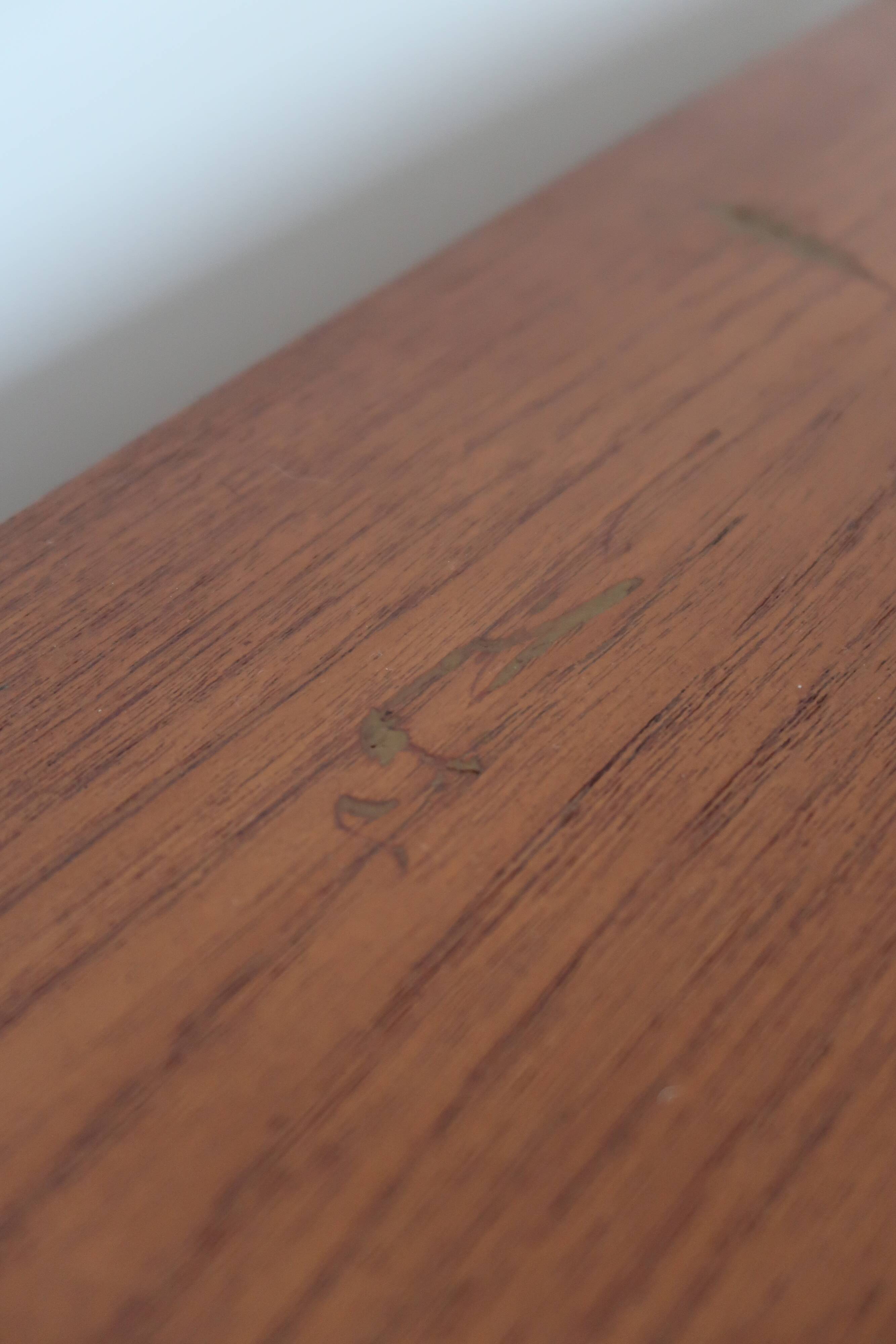 Large Scandinavian extendable coffee table