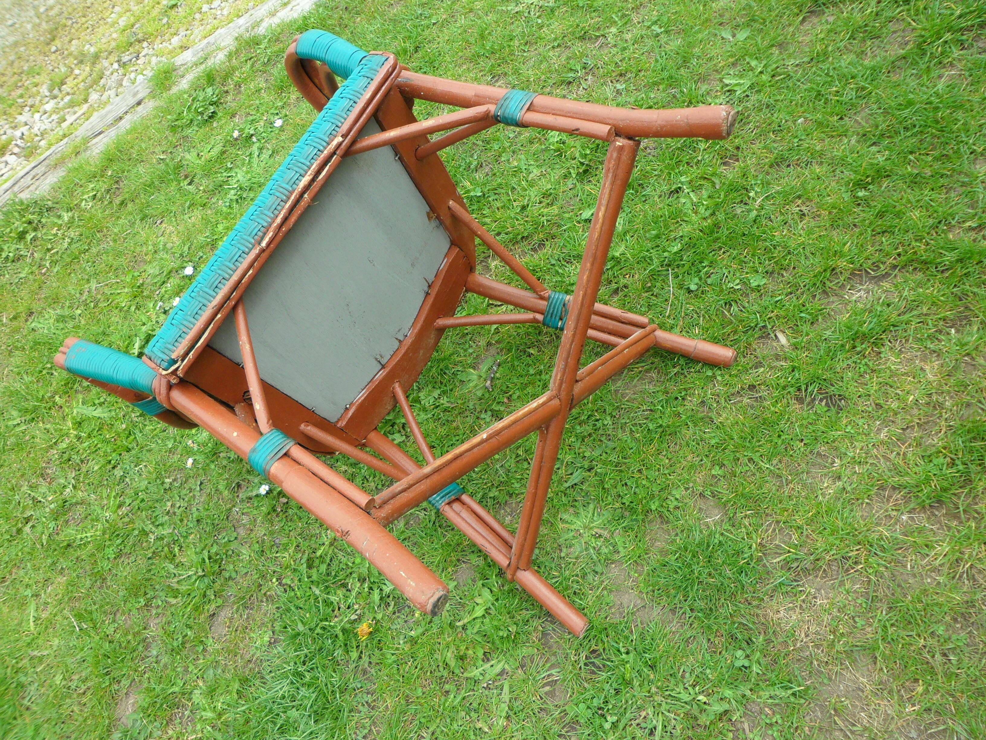 4 red and green garden chairs