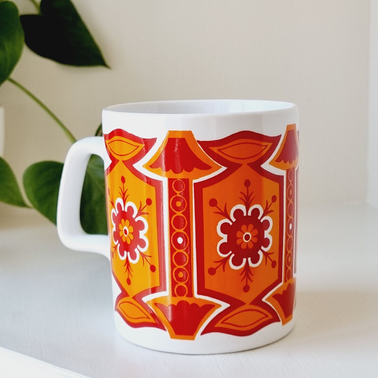 6 mugs Staffordshire Potterie England