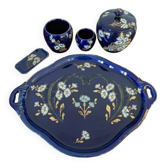 Tray set and its earthenware pots