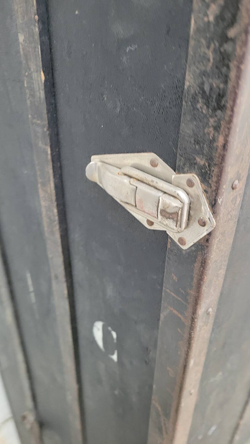 Malle cabine de la marque "La Malle Bernard" Paris -1900s