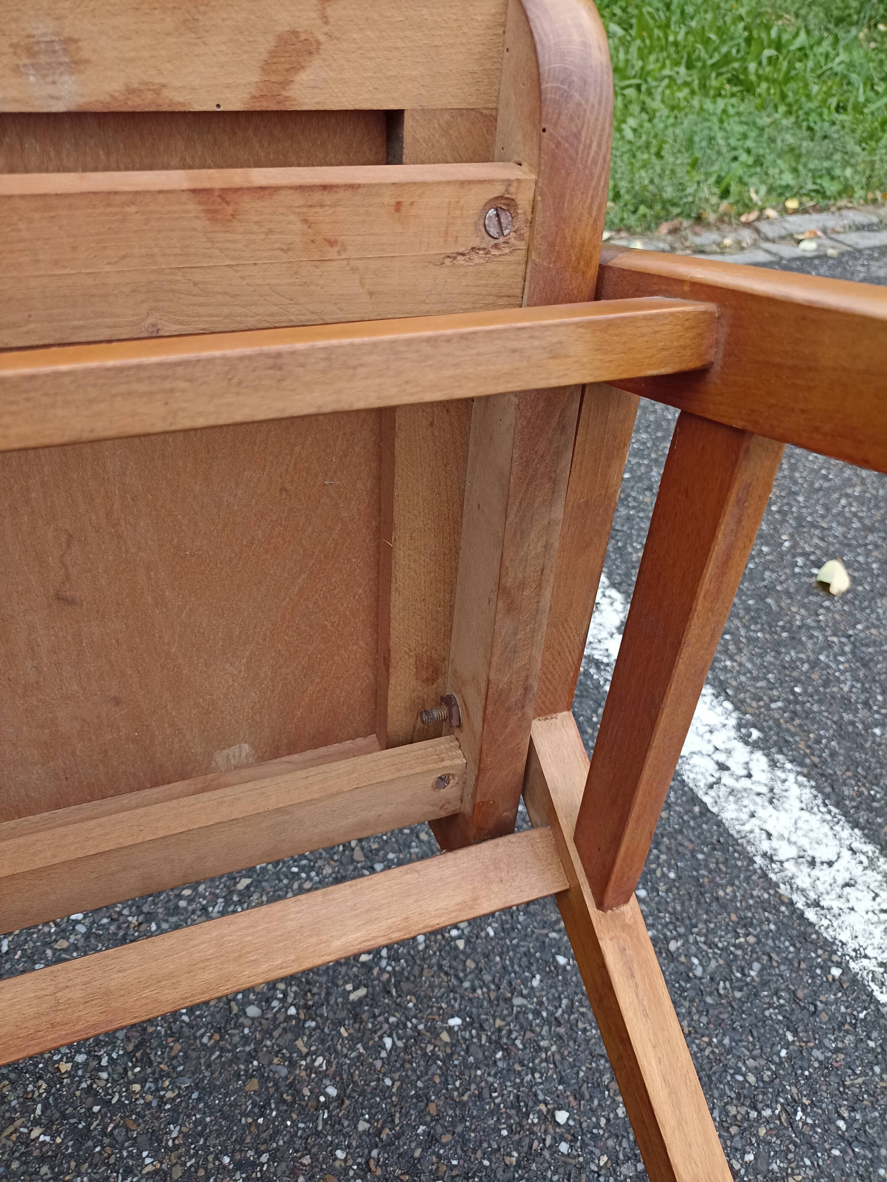 Set of 6 vintage stackable chairs