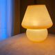 Lampe champignon en verre opale