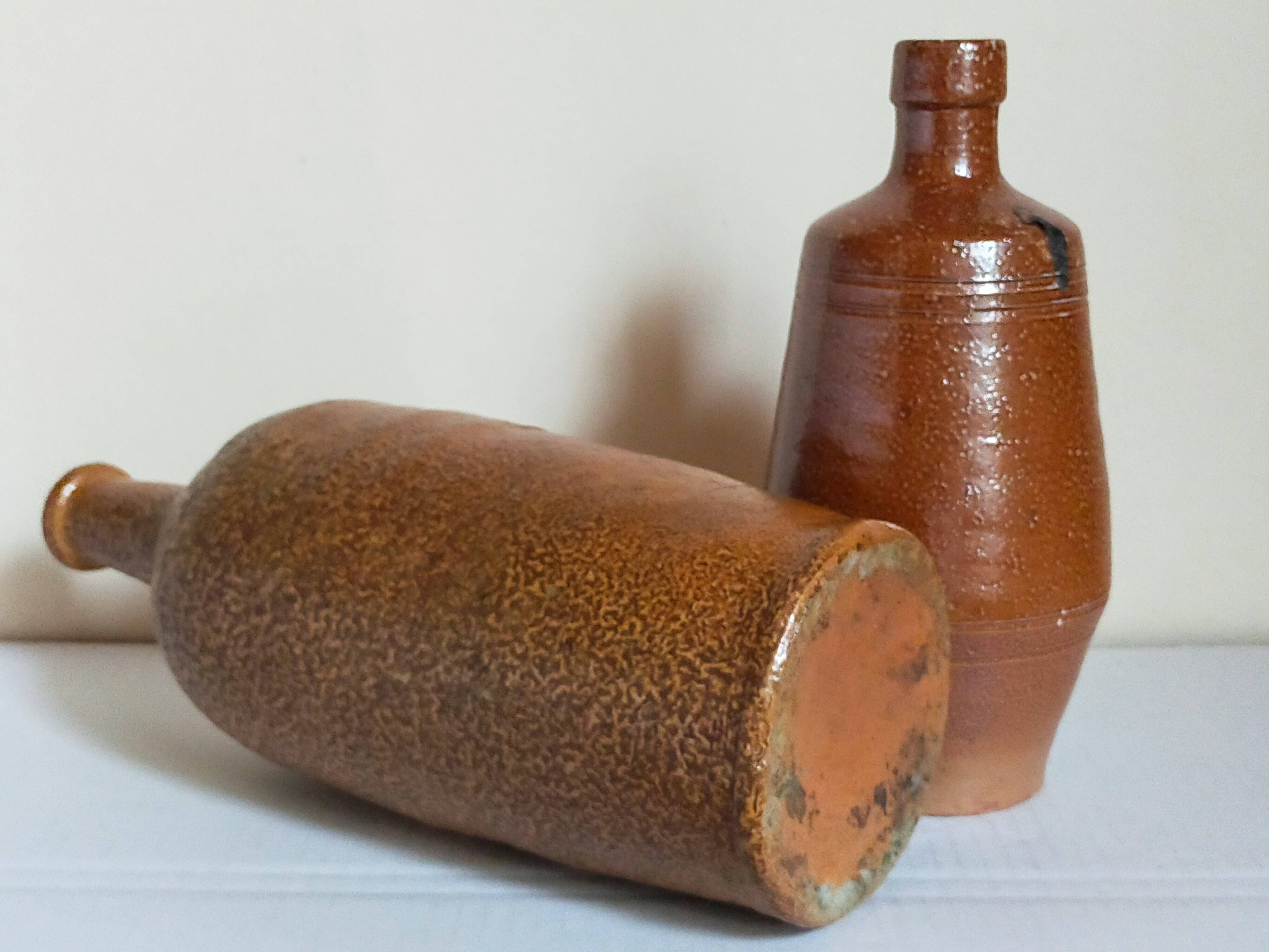 Duo de bouteilles Art-populaire en grès