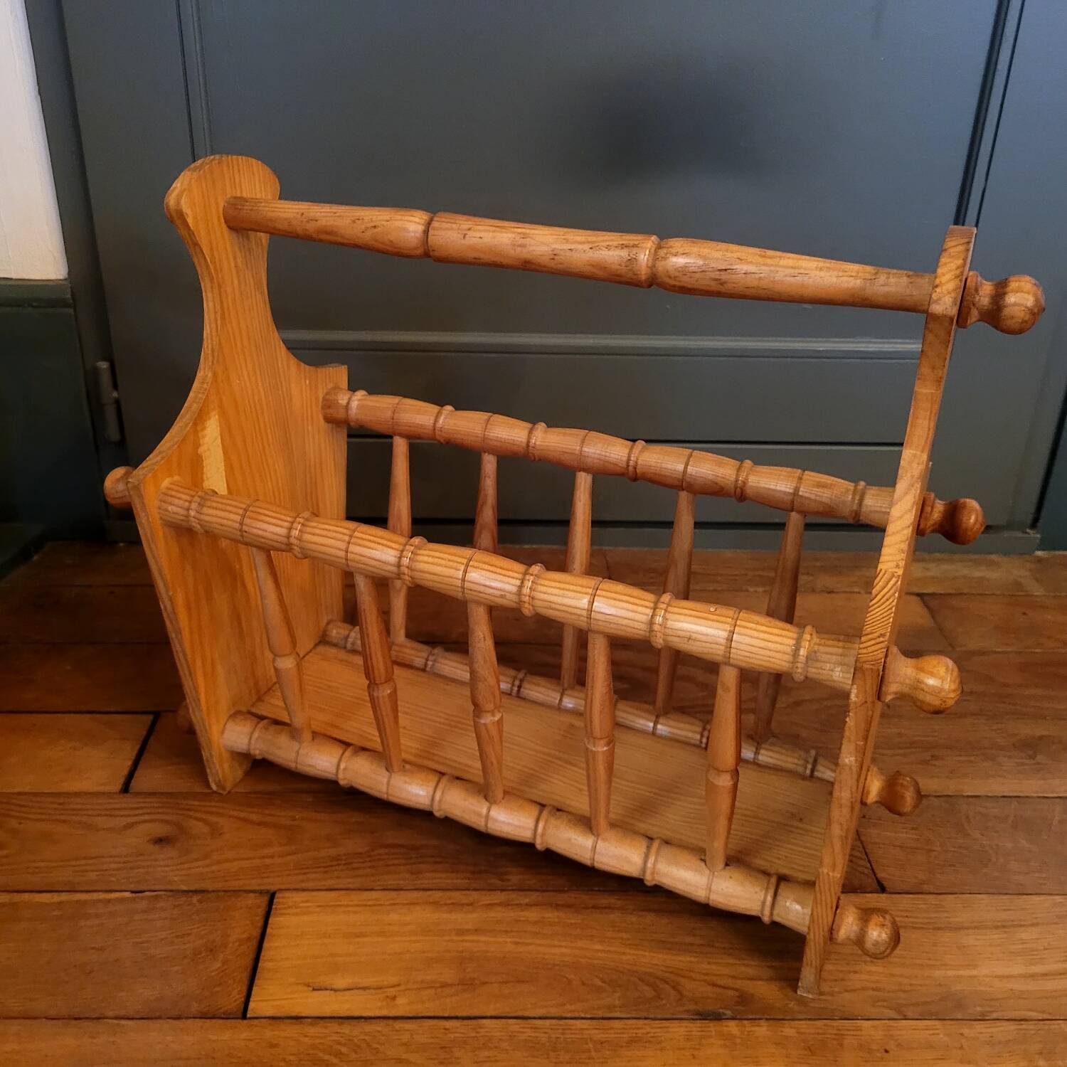 Vintage magazine rack from the 60s and 70s