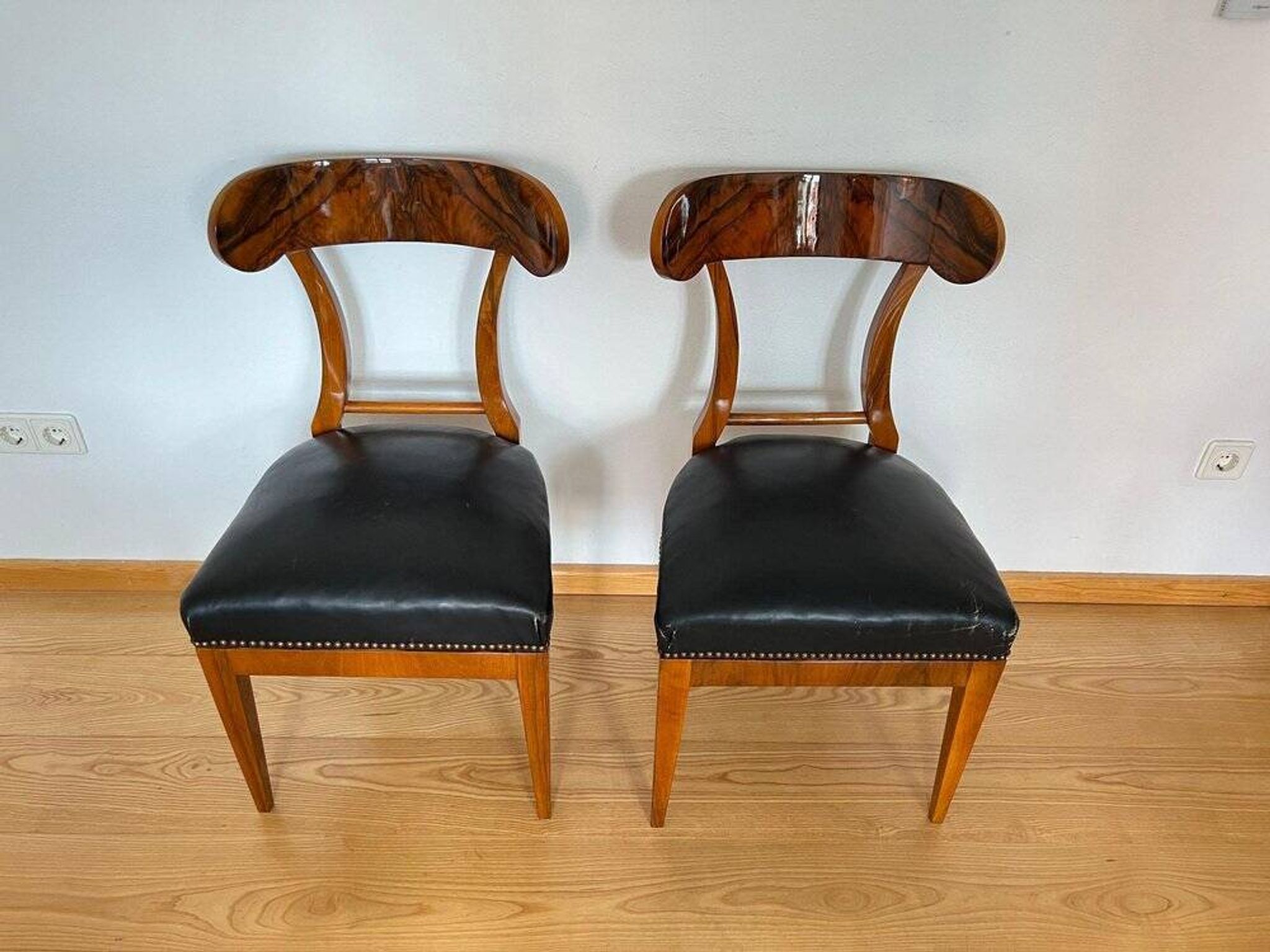 Set of Biedermeier Shovel Chairs in Walnut & Black Leather, Austria, 1820s