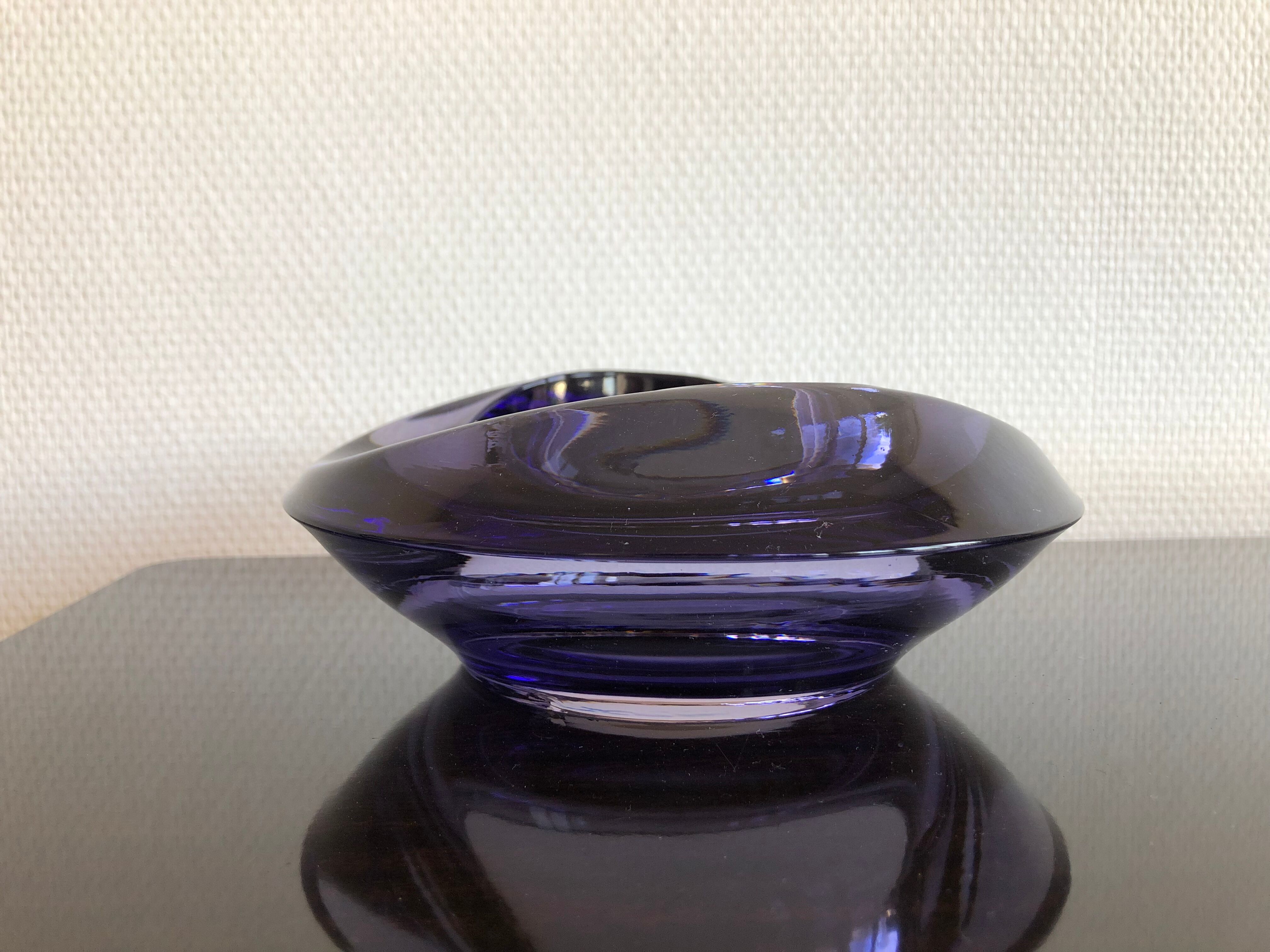 Empty-pocketed purple Murano glass