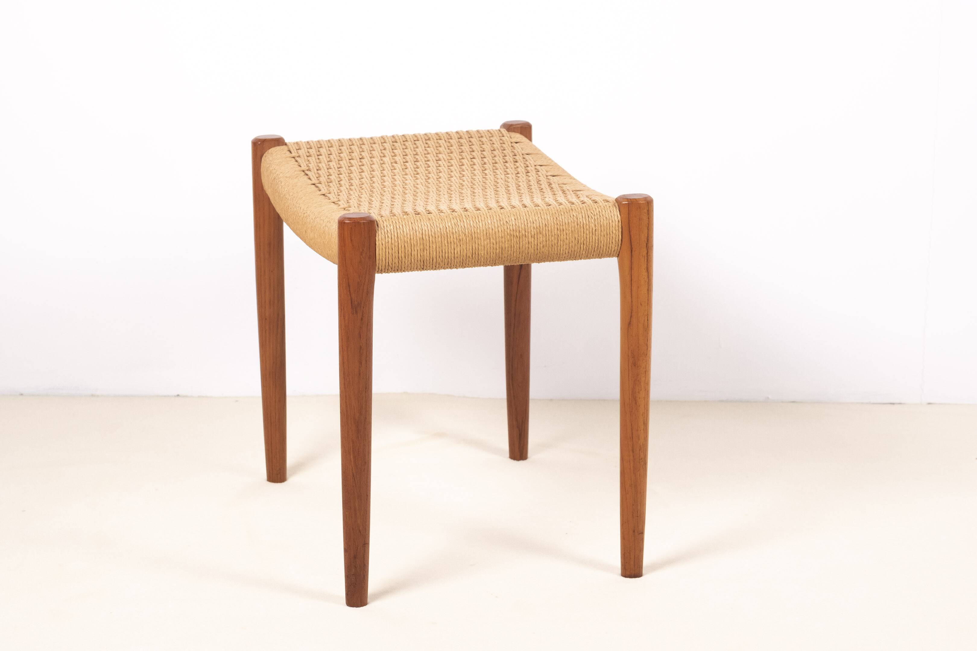 Tabouret Niels O. Møller Modèle 80a en Teck, Danemark des années 1960