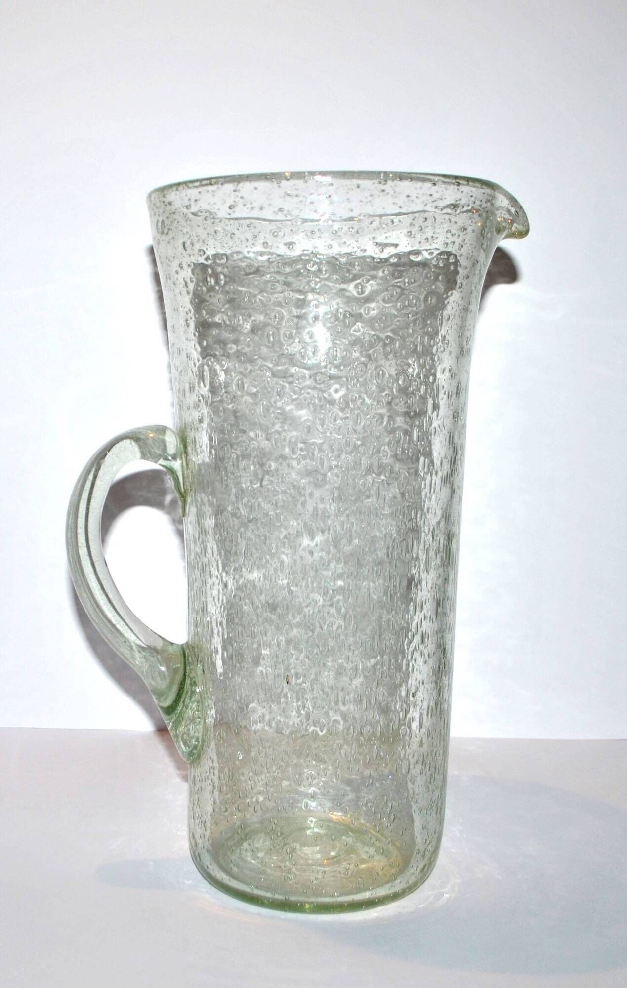Grand pichet à orangeade punch vintage en verre bullé de biot vert clair 33.5cm