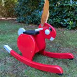 Lapin à bascule par Björn Dahlström pour Playsam