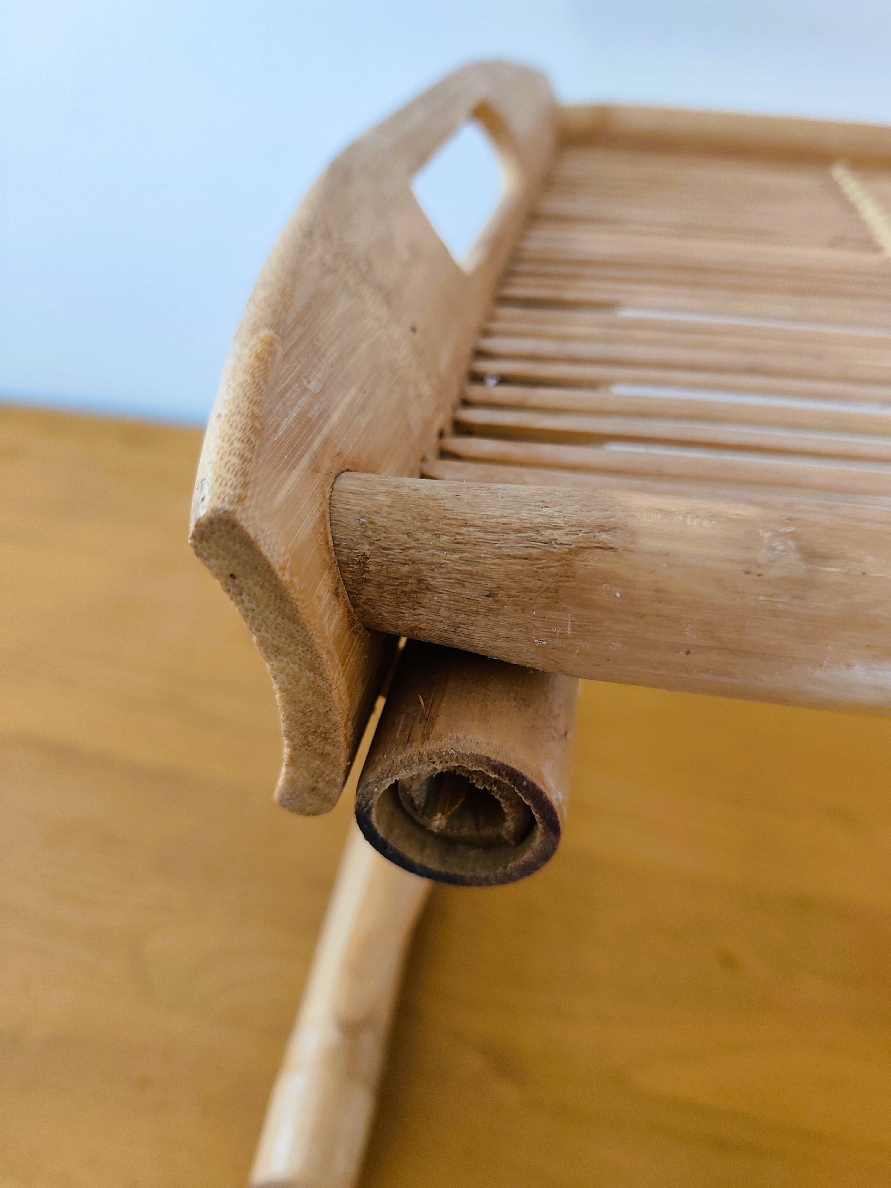 Folding bed tray