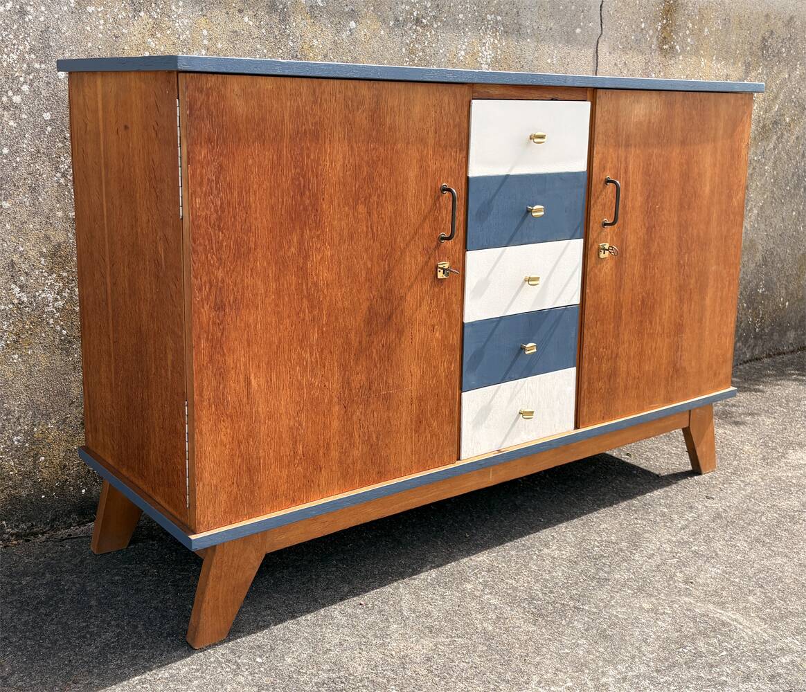 Solid wood sideboard from the 1950s – a unique piece with graphic design.
