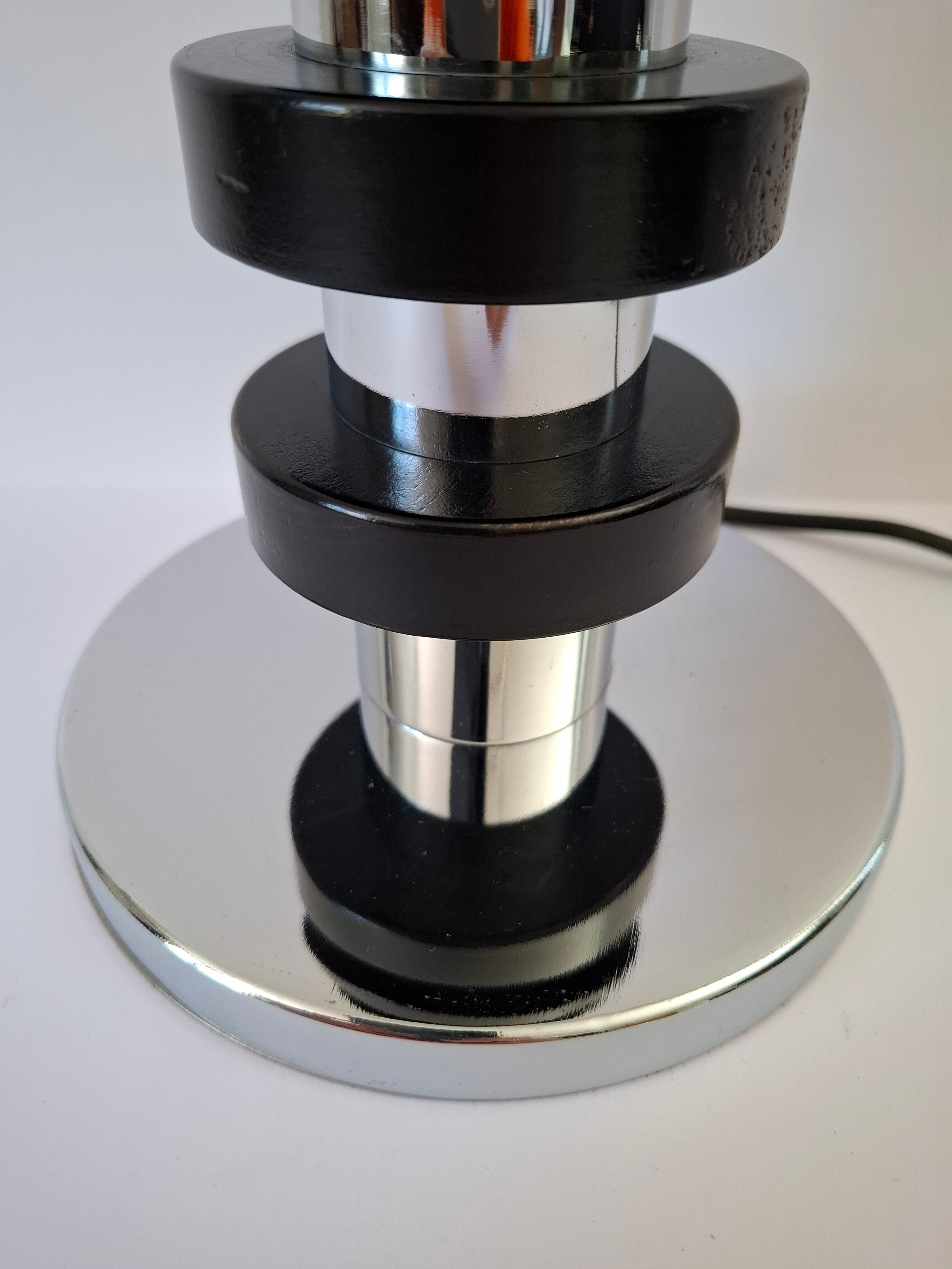 Chrome metal and wood lamp base from the 70s.