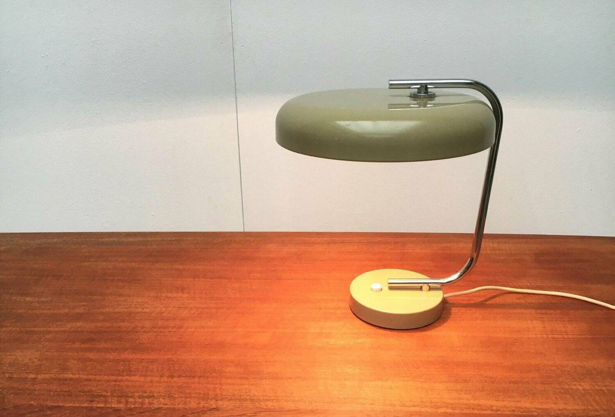 Minimalist German table lamp from the mid-century space age by Hustadt Leuchten, 1960s.