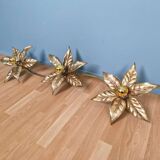 Large floral wall light in brass and gilded metal, Willy Daro, 1970.