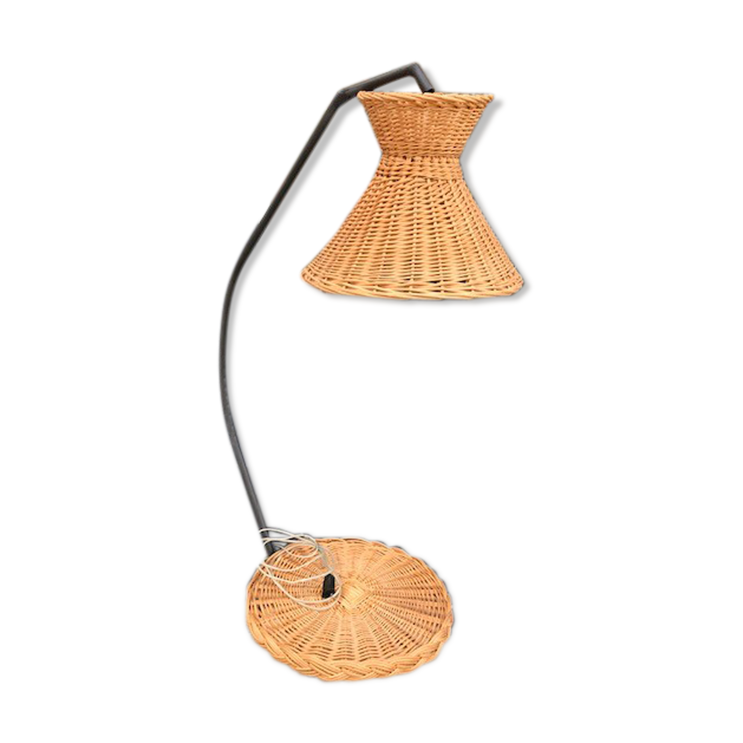 Rattan lamppost