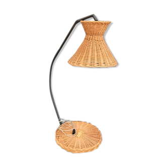 Rattan lamppost