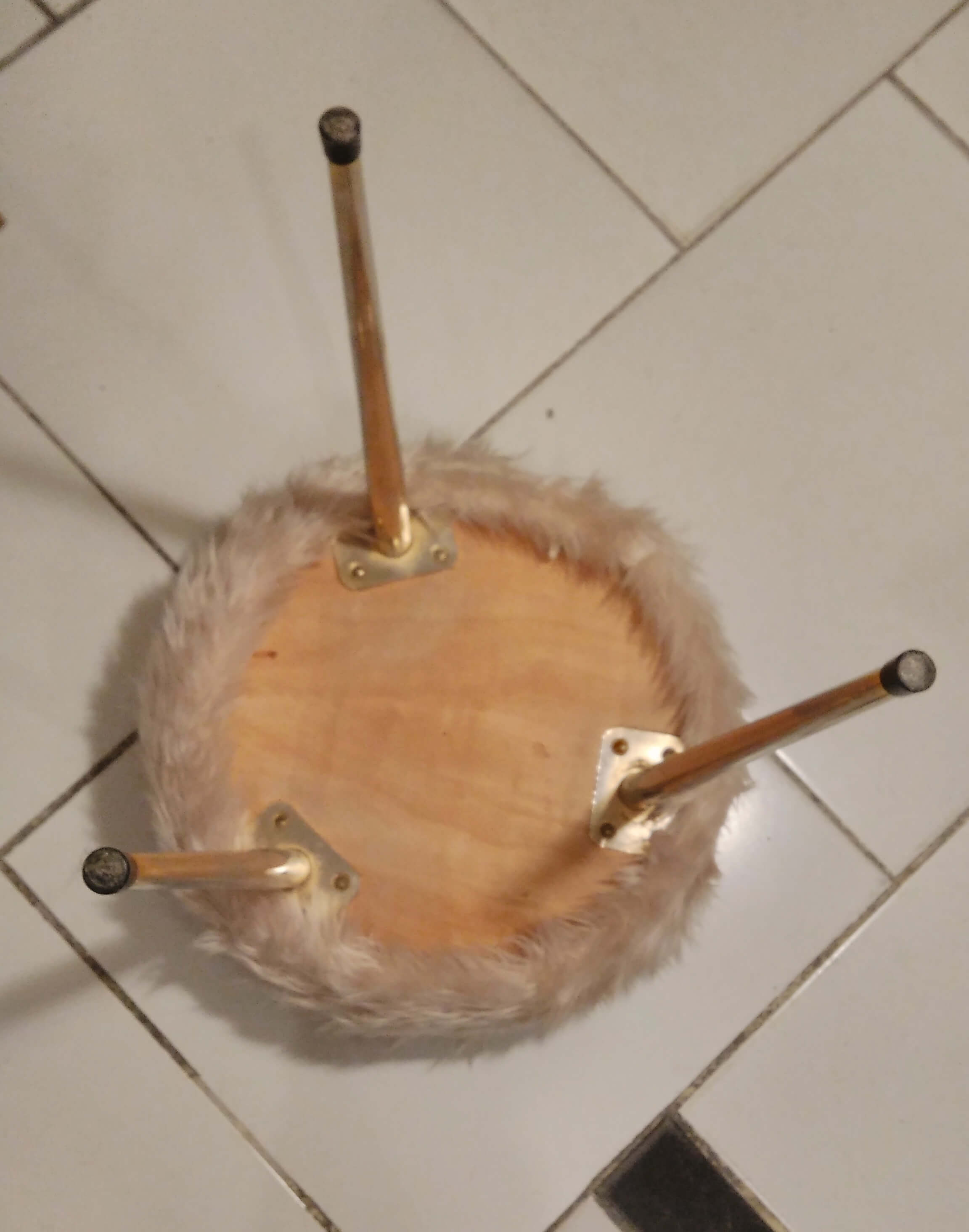 Tabouret tripode moumoute vintage